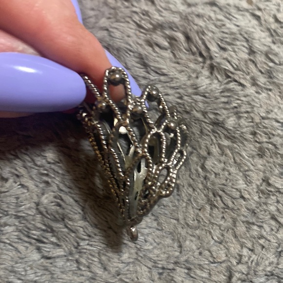 Gorgeous RING! - Picture 2 of 5